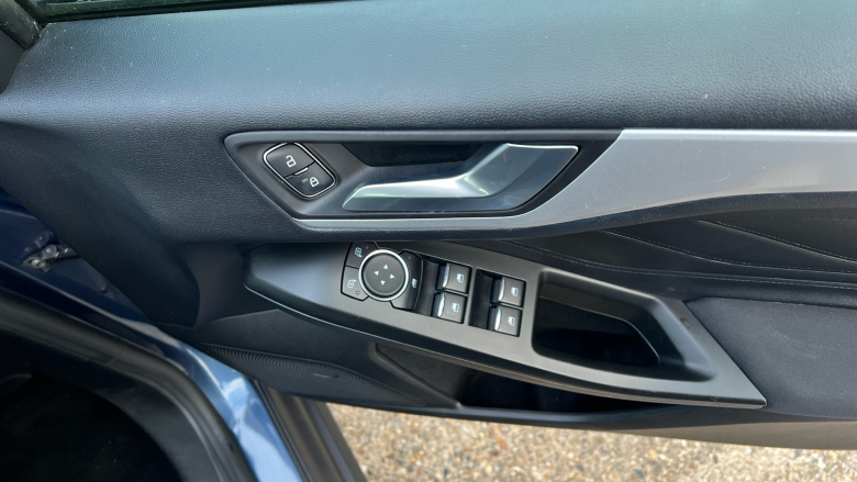 Ford Focus 1.0 EcoBoost 100 Zetec 5dr Petrol Hatchback